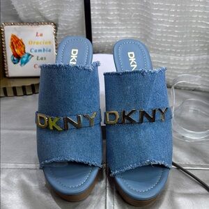 (A) DKNY CECE/HYS-2108 women's distressed denim platform shoes with silver,Sz 9M